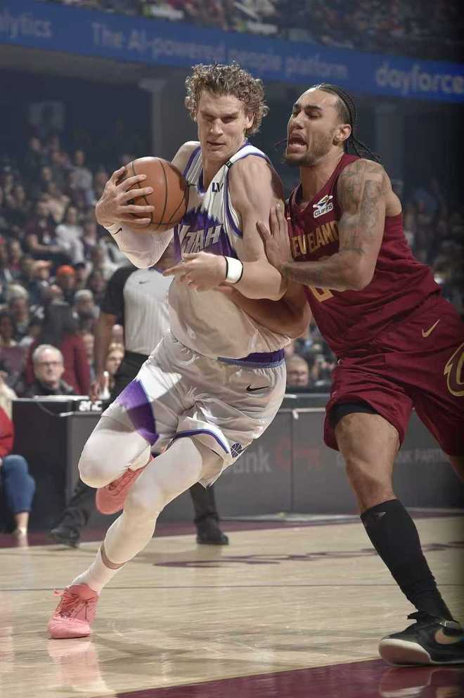 騎士單節(jié)轟40-20仍爆冷輸爵士 喬治32+9本季10次30+比肩米切爾