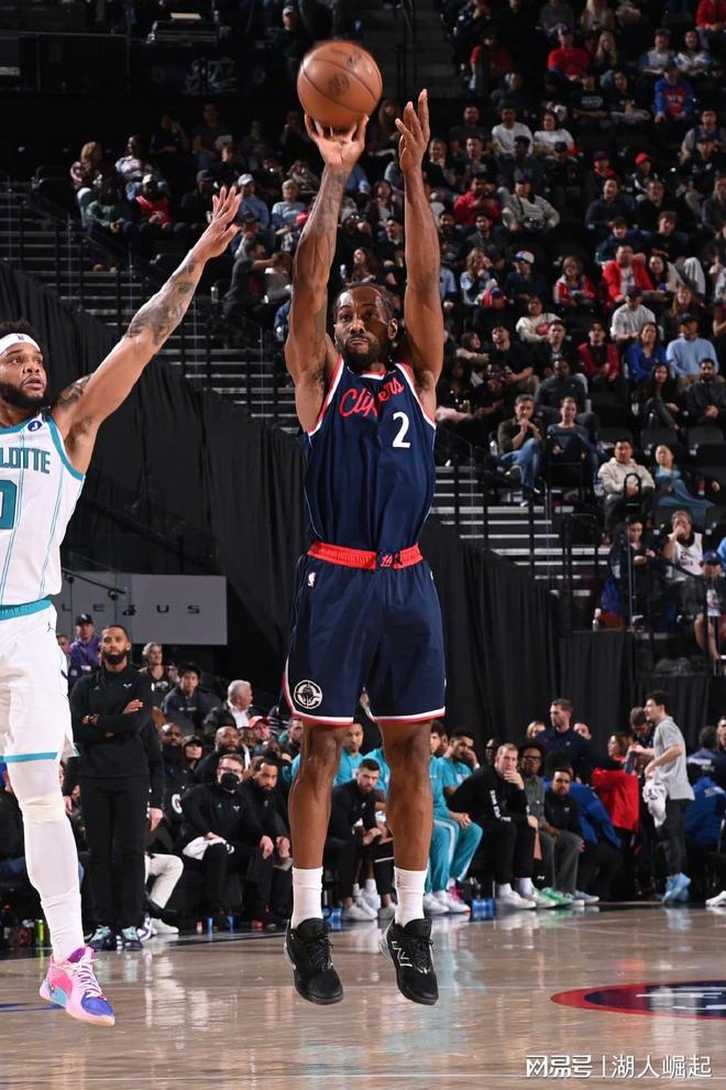 萊納德35+5快船擊敗黃蜂3連勝，哈登32+4+10鮑爾25+9+5