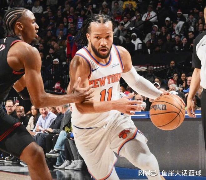 尼克斯拒逆轉！恩比德38+11不滿吹罰，布倫森31+6犯錯，裁判搶戲