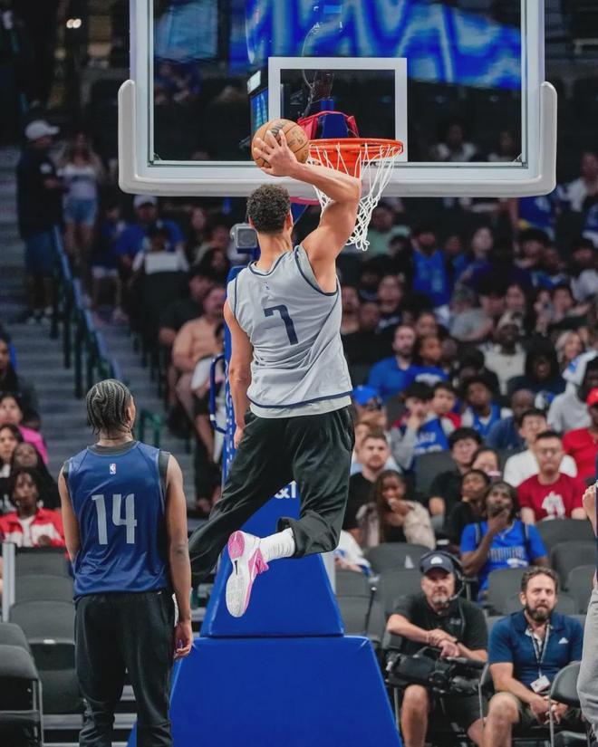 帶著母親遺愿戰(zhàn)斗12年，交易添頭成了隊魂