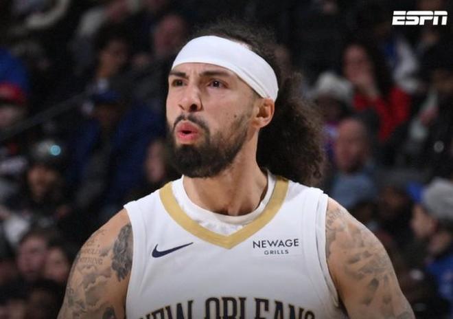 Shams：尼克斯送出達(dá)倫-特里、兩次輪和現(xiàn)金，從鵜鶘換來阿爾瓦拉多