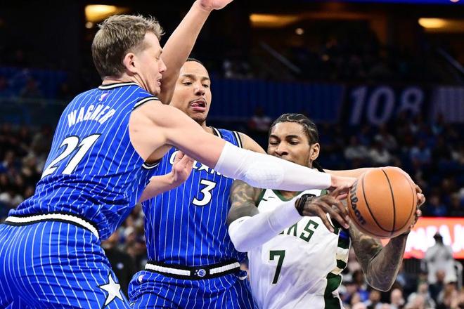 托馬斯首秀5中1！雄鹿慘負(fù)魔術(shù)結(jié)束3連勝 波特28分小瓦復(fù)出